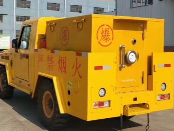 同德凯龙爆破器材运输车：保障爆破任务的安全运行